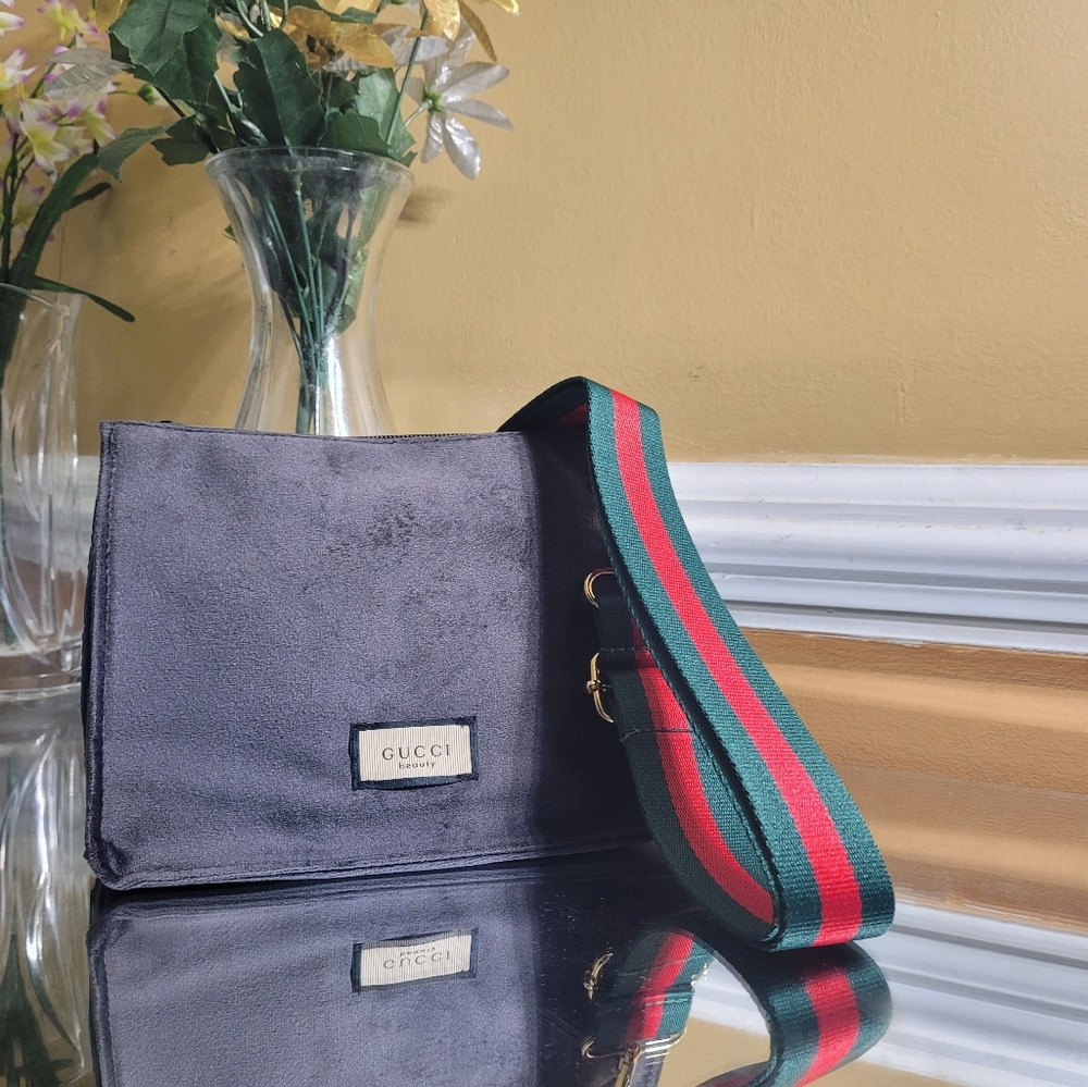 Gucci pouch converted into shoulder bag or strap bag. Aftermarket shoulder strap - Picture 5 of 13